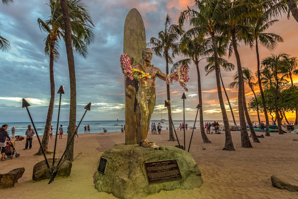 Duke Kahanamoku Statue on Waikīkī Beach